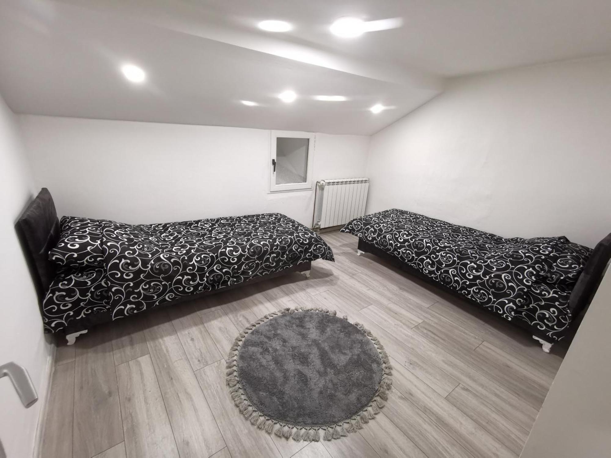 Central Apartment Apartman *